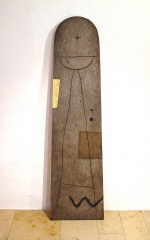 DEWITT Zos 
"Stele", 2002 
acrylic, oilstick and gold foil on OSB 
Höhe ca. 168 cm  
 
please click the image to enlarge