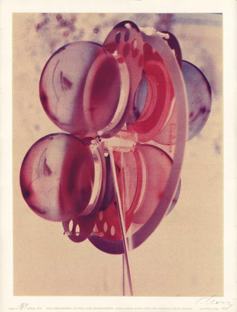 Kolig Cornelius 
Serie "Dokumentation Cornelius Kolig Plexiglasobjekte", 1971
Siebdruck
Papiergröße 65 x 50 cm